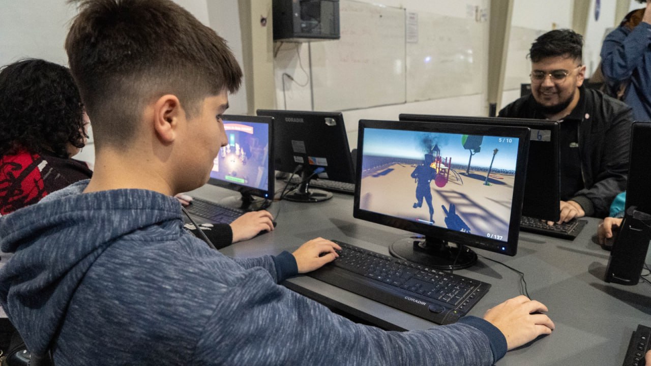 FINALIZARON LAS DIPLOMATURAS DE ARTE Y ANIMACIÓN DIGITAL Y PROGRAMACIÓN EN ENTORNOS VIRTUALES