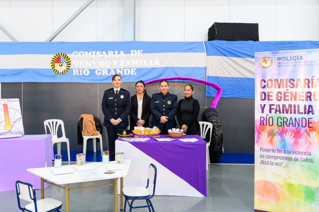 COMENZÓ EN RÍO GRANDE LA EXPO ‘CONOCIENDO TU POLICÍA’