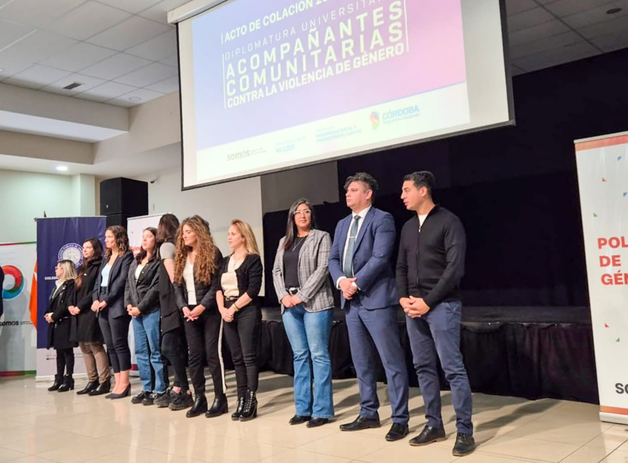 MÁS DE 180 PERSONAS RECIBIERON SU DIPLOMA UNIVERSITARIO DE “ACOMPAÑANTES COMUNITARIOS CONTRA LA VIOLENCIA DE GÉNERO”