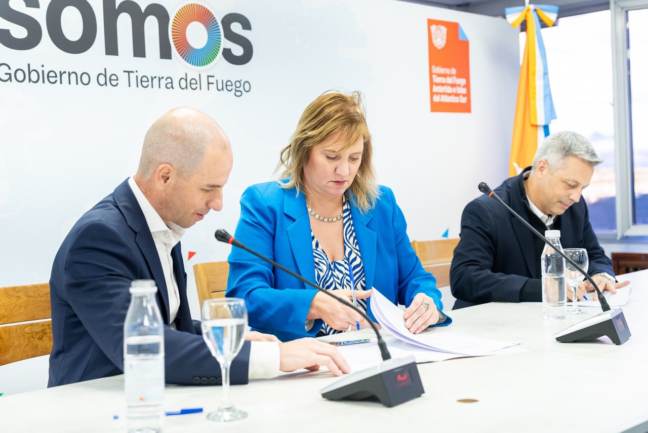 SALUD Y PFIZER FIRMARON CONVENIO PARA EL ABORDAJE INTEGRAL DE LA MIGRAÑA EN LA PROVINCIA