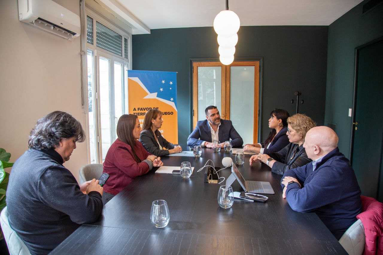 VUOTO SE REUNIÓ CON DIPUTADOS Y SENADORES FUEGUINOS EN DEFENSA DE LOS INTERESES PROVINCIALES