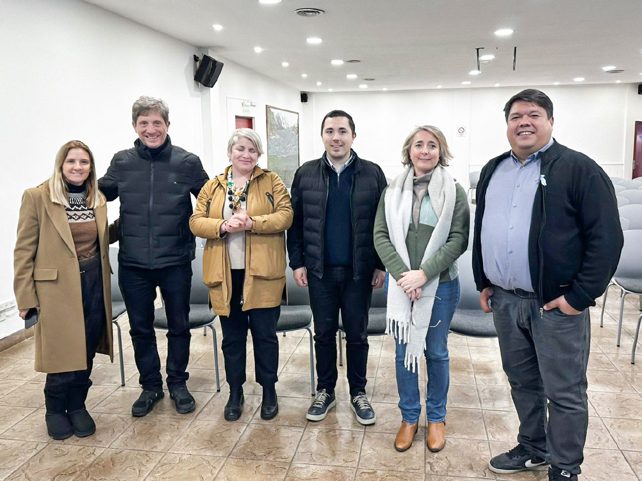 TOTAL DONÓ 100 SILLAS PARA EL AUDITORIO DEL MUSEO 