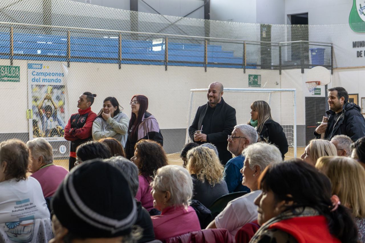 LA MUNICIPALIDAD DE USHUAIA BRINDÓ UNA CHARLA DE PREVENCIÓN SÍSMICA A ADULTOS MAYORES