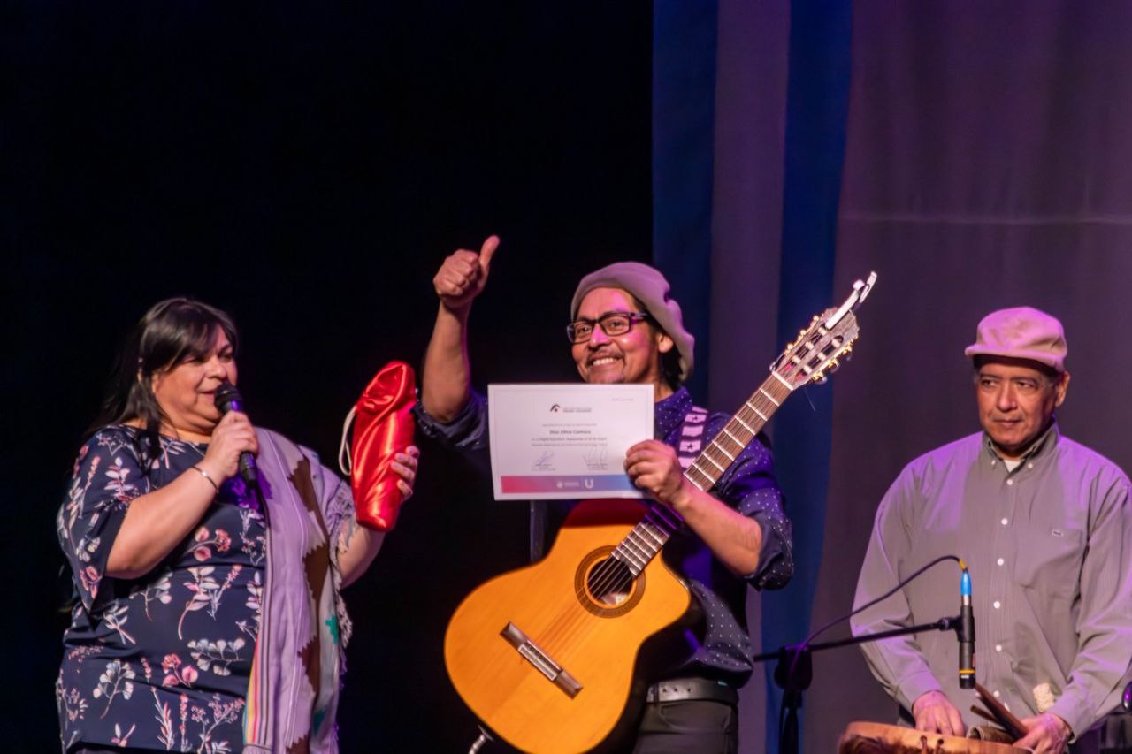 VECINOS Y VECINAS DISFRUTARON DE LA VIGILIA PATRIÓTICA “ESPERANDO EL 25 DE MAYO” EN EL CENTRO CULTURAL ESTHER FADUL