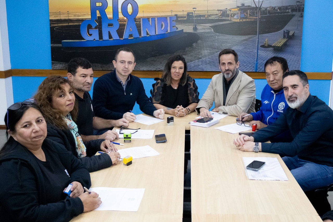 MUNICIPIO Y GREMIOS ACORDARON UNA NUEVA RECOMPOSICIÓN SALARIAL PARA LOS TRABAJADORES