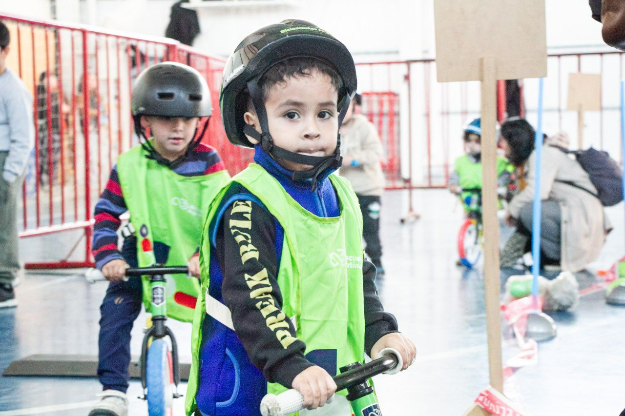 EXITOSA JORNADA DE BICIESCUELAS EN EL POLIDEPORTIVO MALVINAS ARGENTINAS