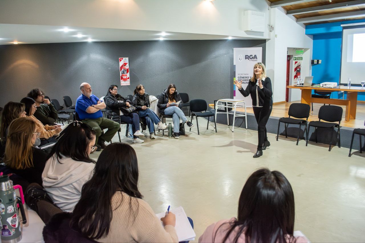 DOCENTES DE LA CIUDAD PARTICIPARON EN SEMINARIOS BRINDADOS POR LA UNTREF