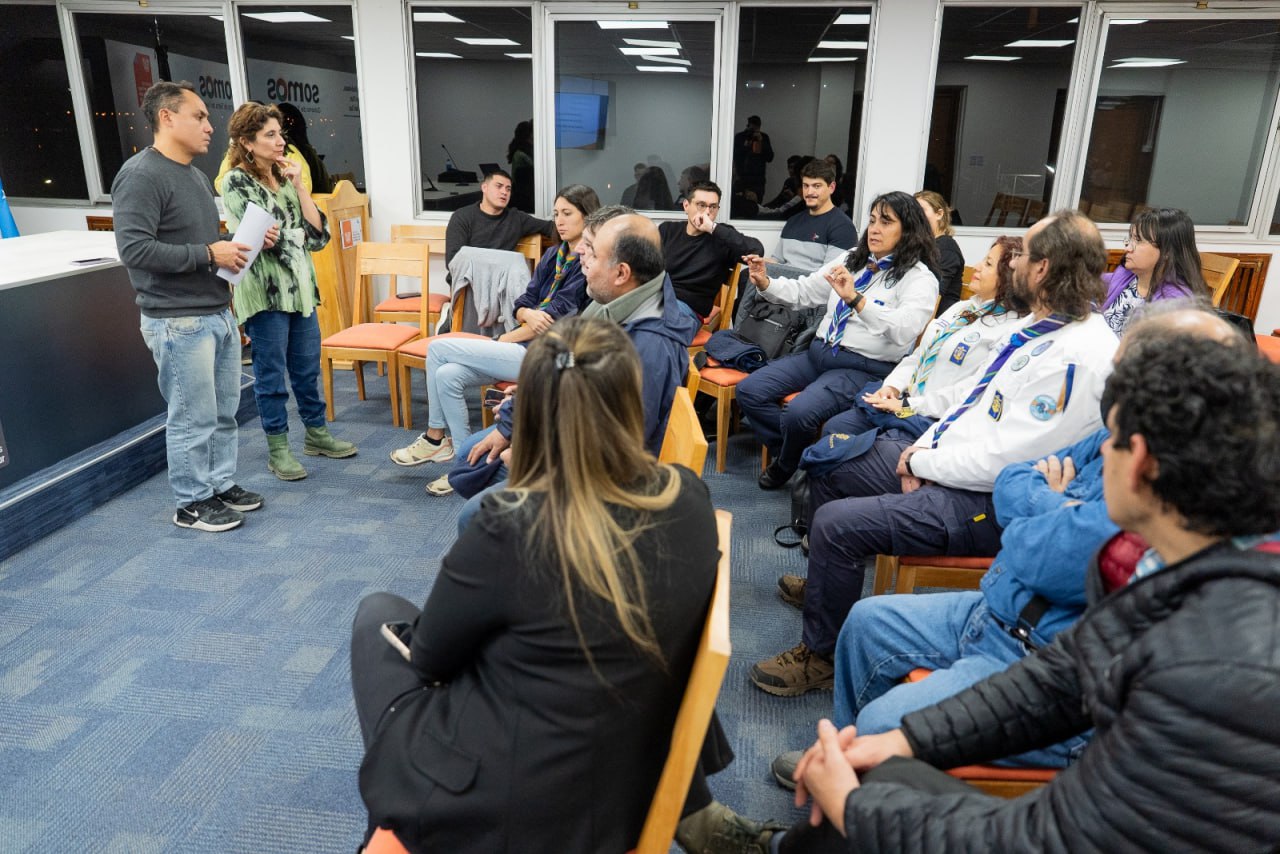 ORGANIZACIONES NO GUBERNAMENTALES SE SUMAN AL DEBATE POR LA TRANSFORMACIÓN EDUCATIVA EN TIERRA DEL FUEGO