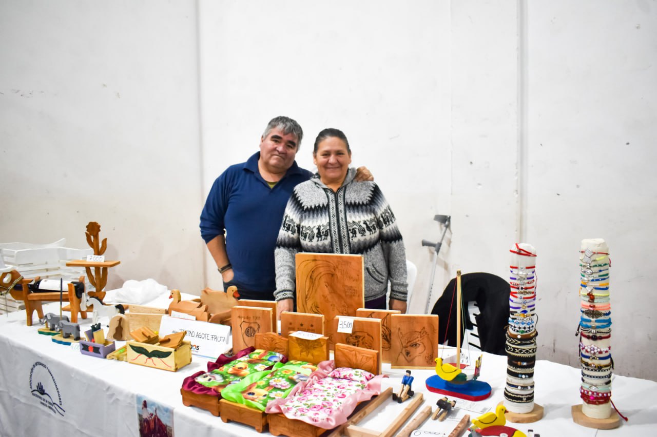 EN EL MARCO DEL DÍA DEL PADRE SE REALIZÓ UNA NUEVA EDICIÓN DE FERIANTES DEL FIN DEL MUNDO Y ACTIVIDADES PARA LAS INFANCIAS