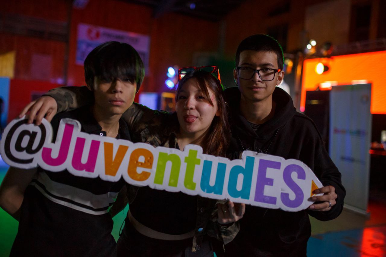 CENTROS DE ESTUDIANTES Y JUVENTUDES LLEVARON A CABO EL FESTIVAL DEL OTOÑO