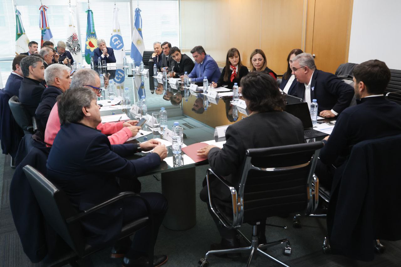 EL GOBERNADOR MELELLA PARTICIPÓ DE UN NUEVO ENCUENTRO CON OTROS MANDATARIOS PROVINCIALES