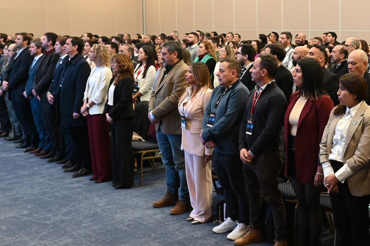 “ES MUY IMPORTANTE QUE 70 MUNICIPIOS SE HAYAN REUNIDO PARA POTENCIAR EL TURISMO EN EL SUR ARGENTINO” DESTACÓ VIVIANA MANFREDOTTI