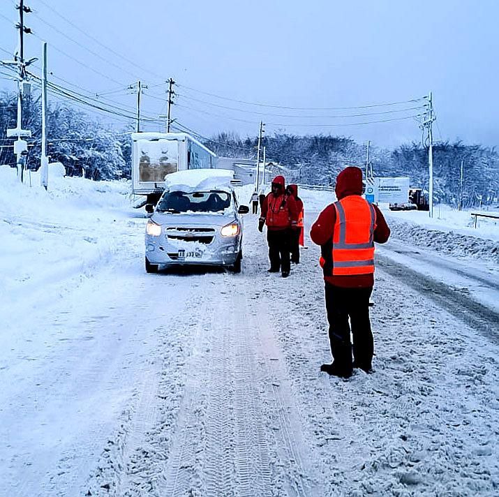 EL MUNICIPIO DE USHUAIA CONTINÚA CON LOS OPERATIVOS DE CONTROL DE USO DE CUBIERTAS DE INVIERNO