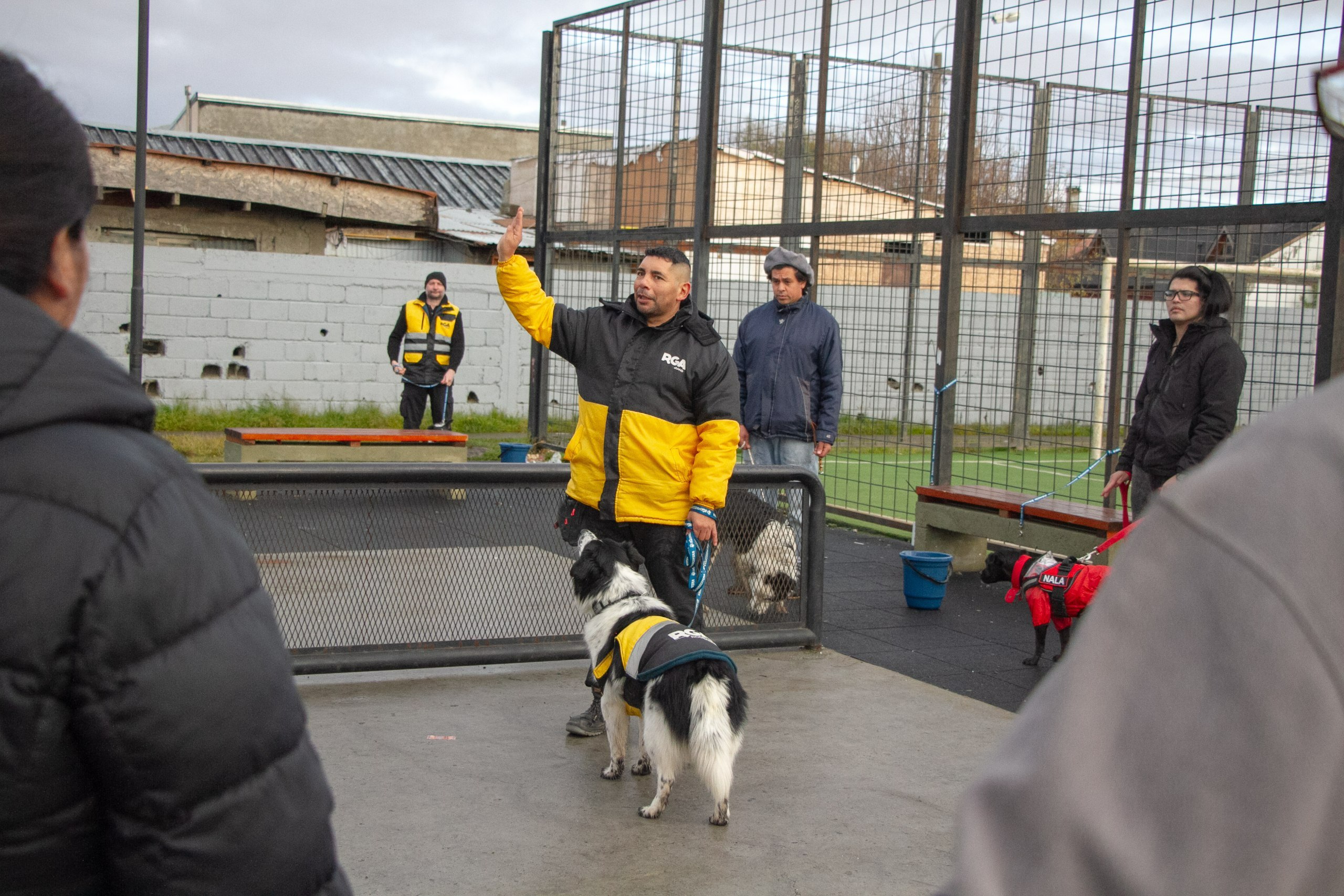 ÉXITOSO TALLER DE ADIESTRAMIENTO CANINO EN EL CCM DEL BARRIO PERÓN