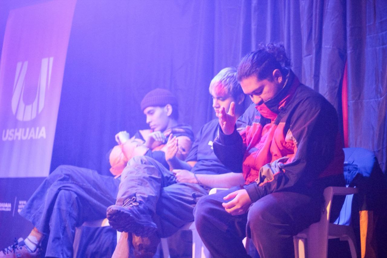 LA MUNICIPALIDAD DE USHUAIA ACOMPAÑÓ UNA NUEVA COMPETENCIA DE FREESTYLE EN LA CASA DE LAS JUVENTUDES
