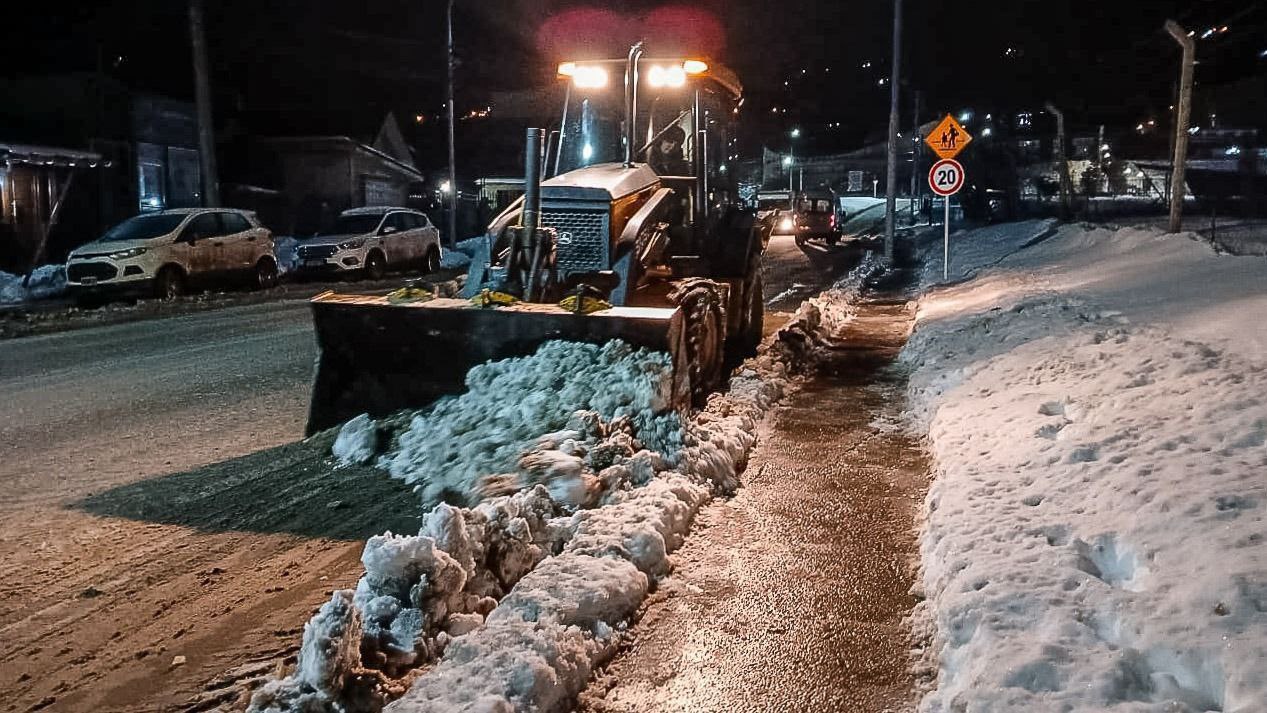 ANTE LA NUEVA NEVADA PRONOSTICADA LA MUNICIPAIDAD REALIZA RECOMENDACIONES Y AVANZA EN EL OPERATIVO INVIERNO