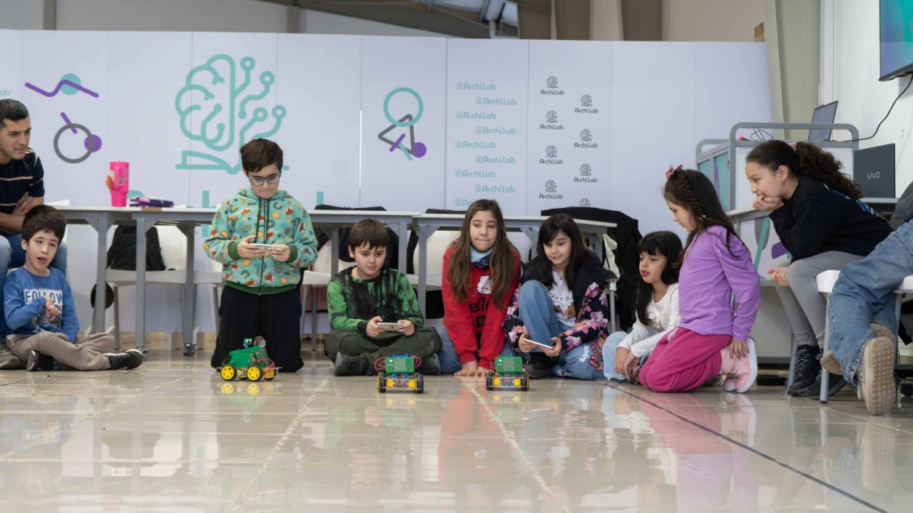 ARCHI INNOVA: MÁS DE 130 NIÑOS Y NIÑAS DESARROLLARON TECNOLOGÍA EN USHUAIA