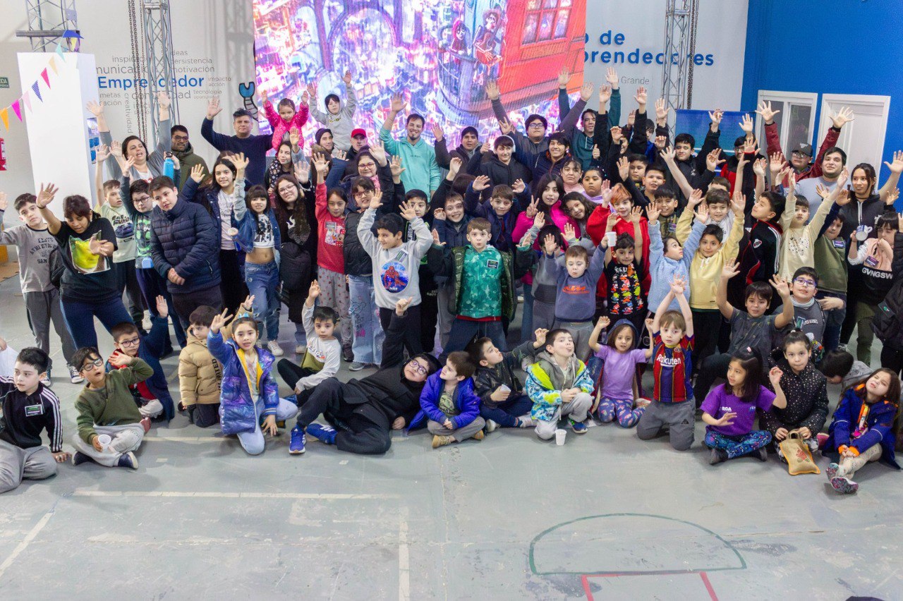 MILES DE VECINOS Y VECINAS DISFRUTARON DEL INVIERNO CON LAS ACTIVIDADES DEL MUNICIPIO