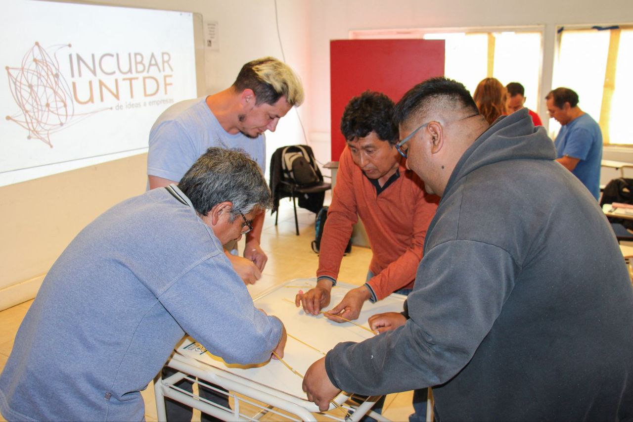 PROGRAMA DE FORMACIÓN Y FINANCIAMIENTO PARA JÓVENES FUEGUINOS EMPRENDEDORES