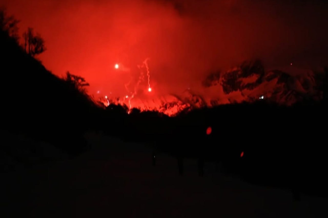 EMOCIÓN Y TRADICIÓN EN EL 30° ANIVERSARIO DE LA BAJADA CON ANTORCHAS DEL GLACIAR MARTIAL