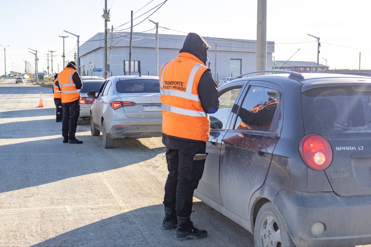 EL MUNICIPIO LLEVA ADELANTE CONTROLES A TRANSPORTES DE LA CIUDAD