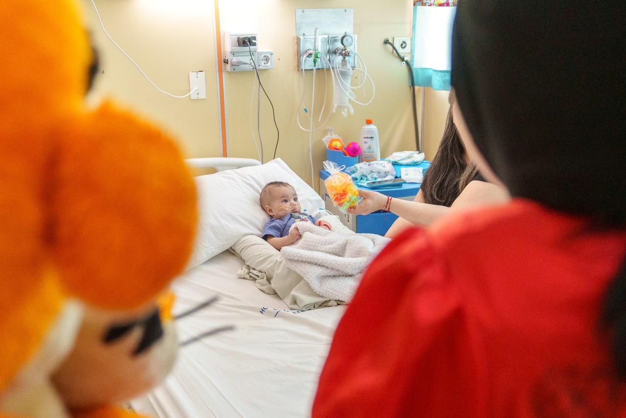 GOBIERNO ENTREGÓ PRESENTES A NIÑOS Y NIÑAS INTERNADOS EN LOS HOSPITALES