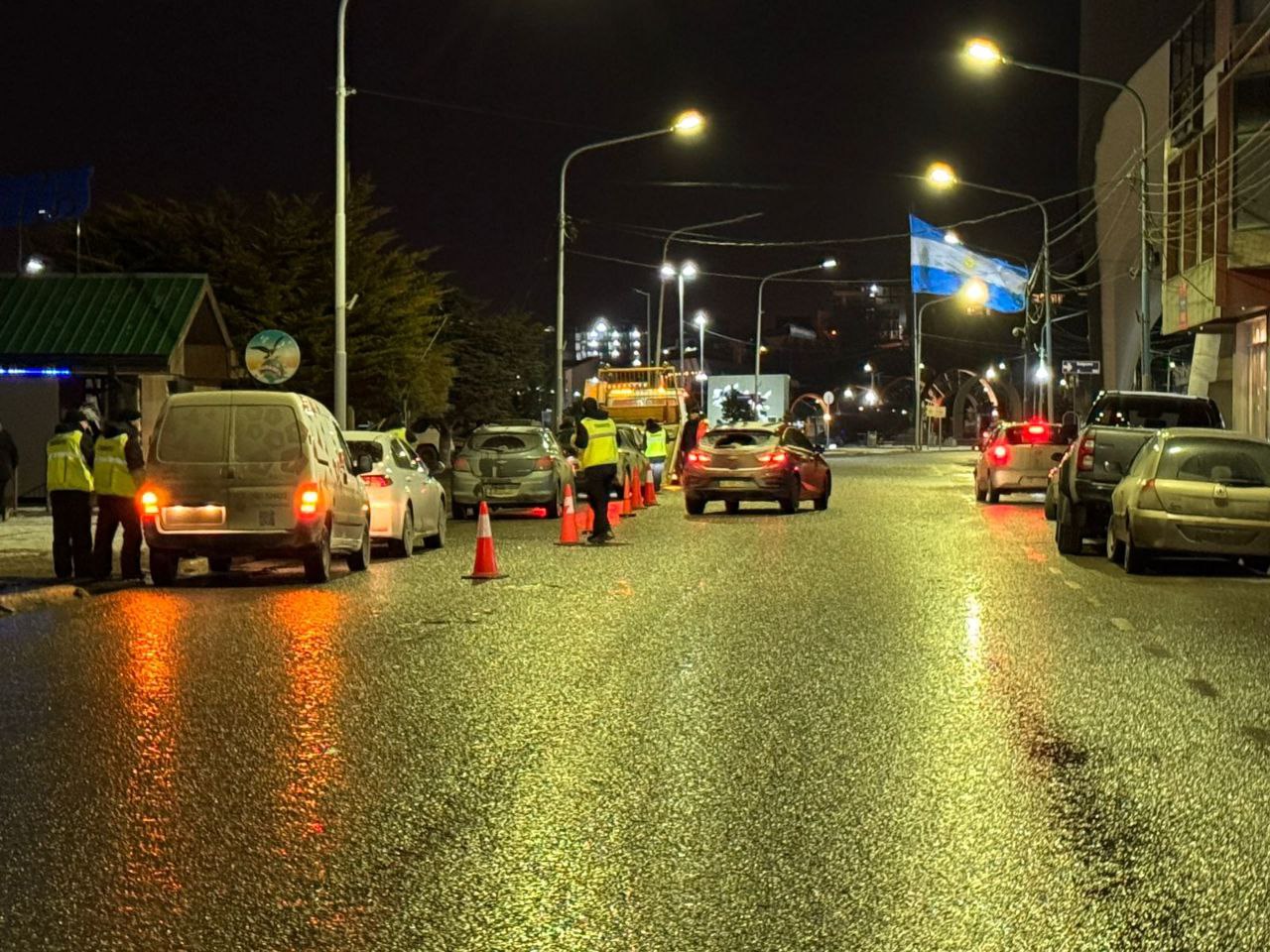 LA MUNICIPALIDAD DE USHUAIA CONTROLÓ 240 VEHÍCULOS DURANTE OPERATIVOS DE TRÁNSITO ESTE DOMINGO