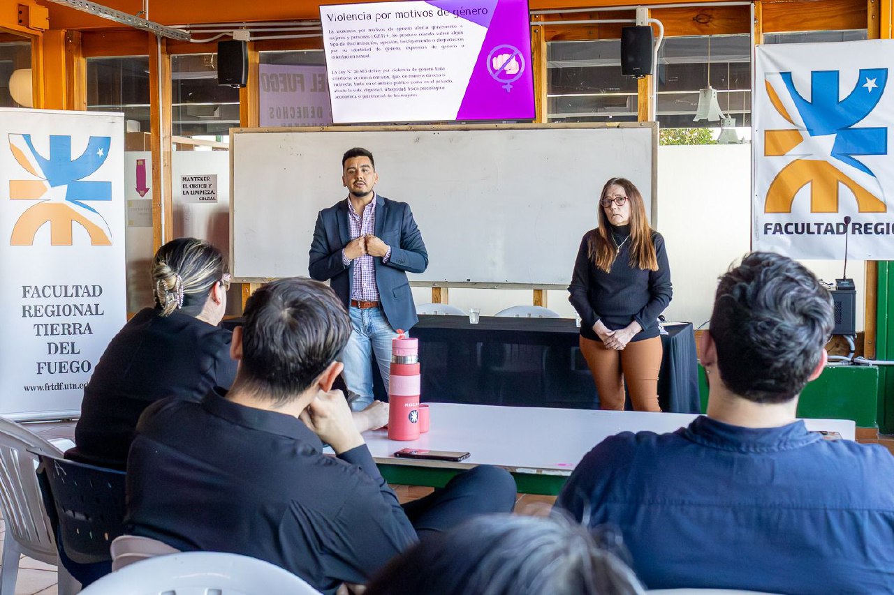 EL MUNICIPIO LLEVÓ ADELANTE UNA JORNADA DE SENSIBILIZACIÓN EN LA UTN EN MATERIA DE VIOLENCIA LABORAL