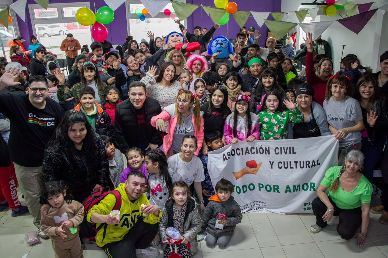 EL MUNICIPIO ACOMPAÑÓ EL FESTEJO DEL DÍA DE LAS INFANCIAS ORGANIZADO POR “TODO POR AMOR”