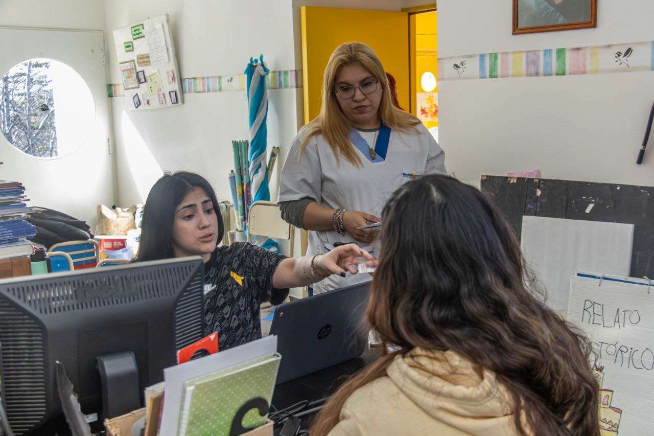 “LA MUNI MÁS CERCA” LLEGÓ AL B° RÍO PIPO CON UN AMPLIO OPERATIVO COMUNITARIO
