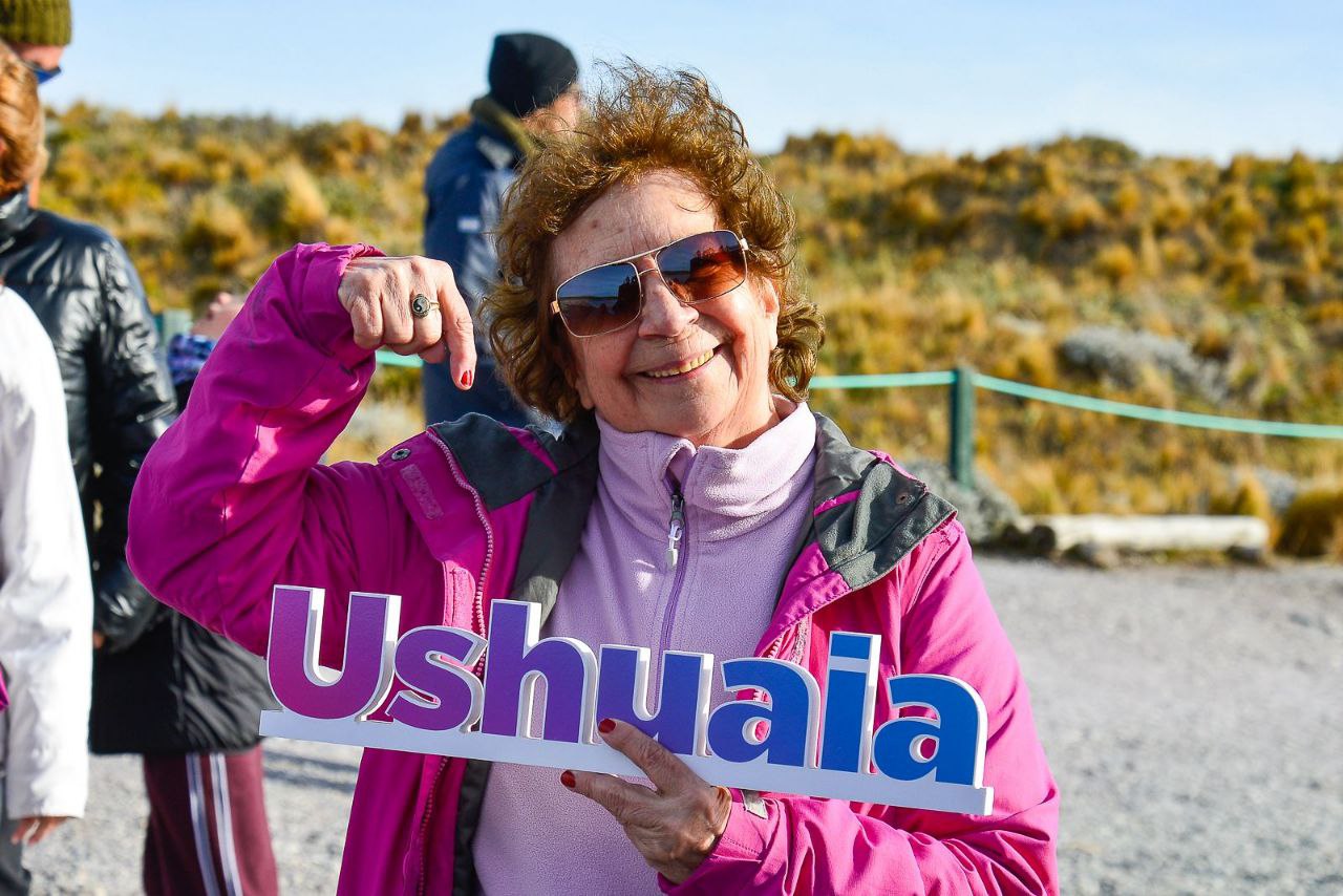 MES DE LAS Y LOS JUBILADOS: PASEO EN CATAMARÁN POR EL CANAL BEAGLE