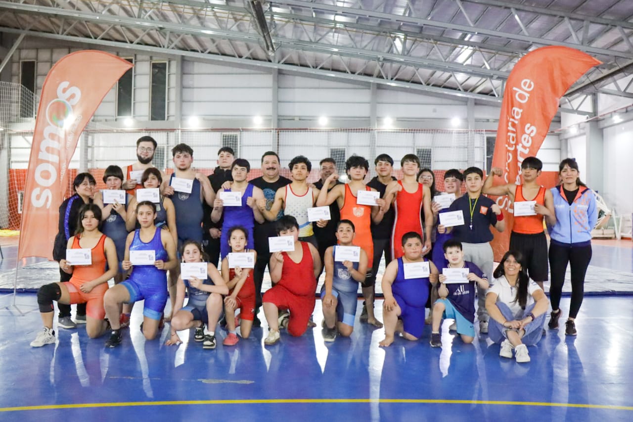 JUEGOS FUEGUINOS: SE DEFINIERON LOS CAMPEONES PROVINCIALES DE LUCHA