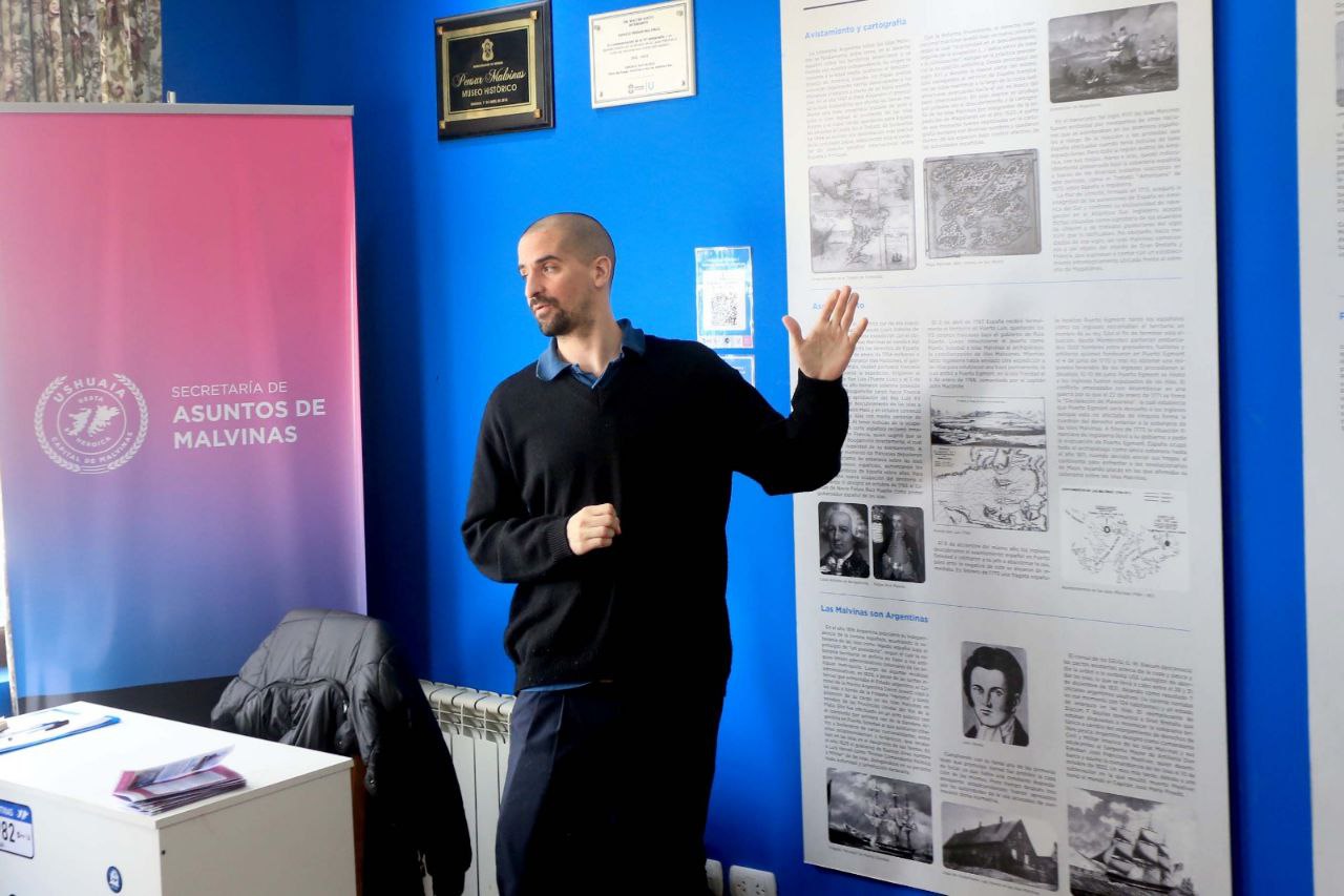 ESTUDIANTES DE LA UNTDF VISITARON EL MUSEO ESPACIO PENSAR MALVINAS