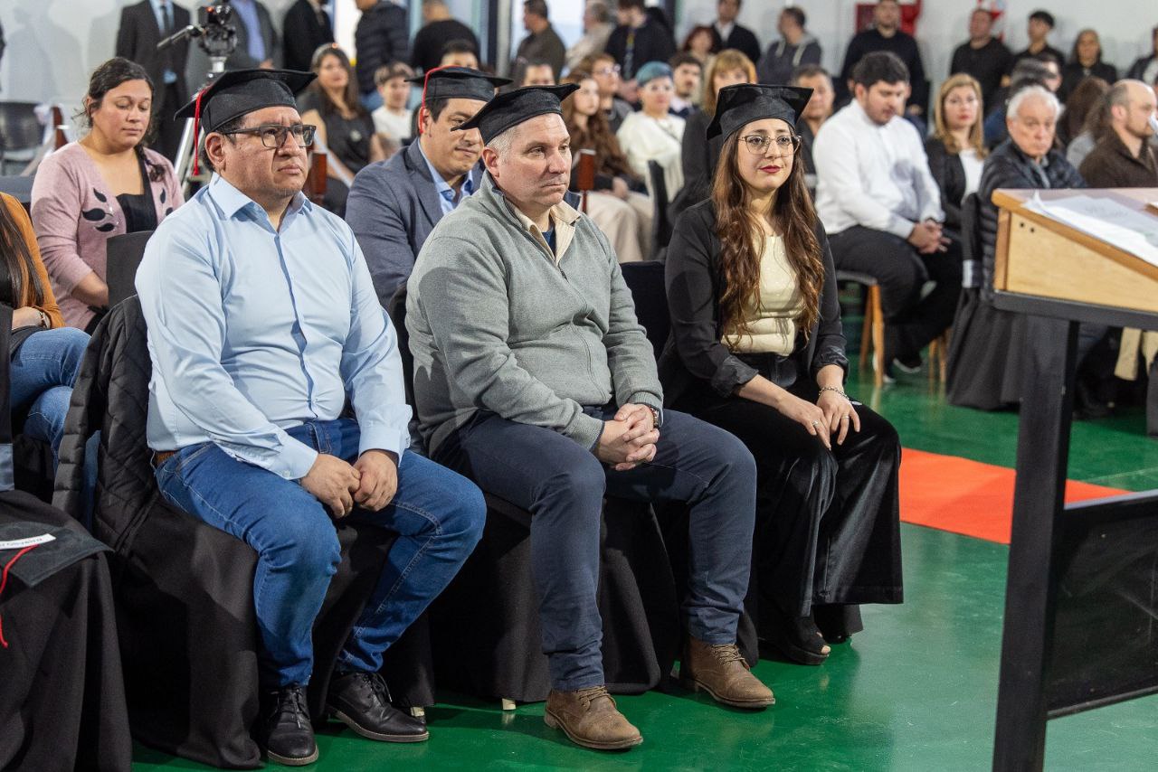 EGRESARON LOS PRIMEROS 20 TÉCNICOS SUPERIORES EN CIENCIA DE DATOS E INTELIGENCIA ARTIFICAL DEL POLITECNICO “MALVINAS ARGENTINAS”