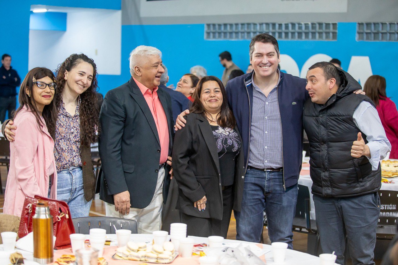 MARTÍN PEREZ AGASAJÓ A PASTORES Y PASTORAS EN SU DÍA
