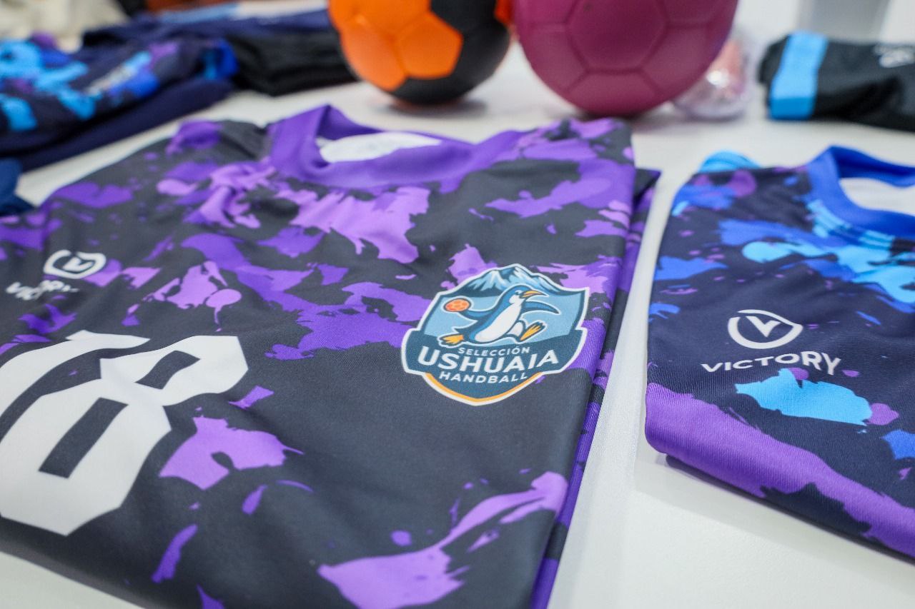 VUOTO RECIBIÓ A LAS SELECCIONES MASCULINA Y FEMENINA DE HANDBALL DE USHUAIA
