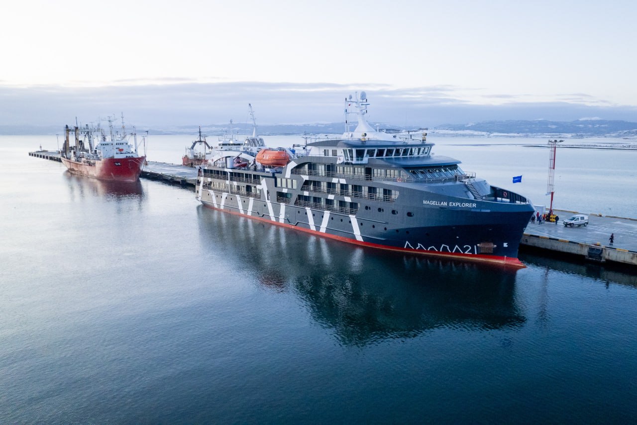 USHUAIA RECIBIÓ AL PRIMER CRUCERO ANTÁRTICO  DE LA TEMPORADA 2025-2026