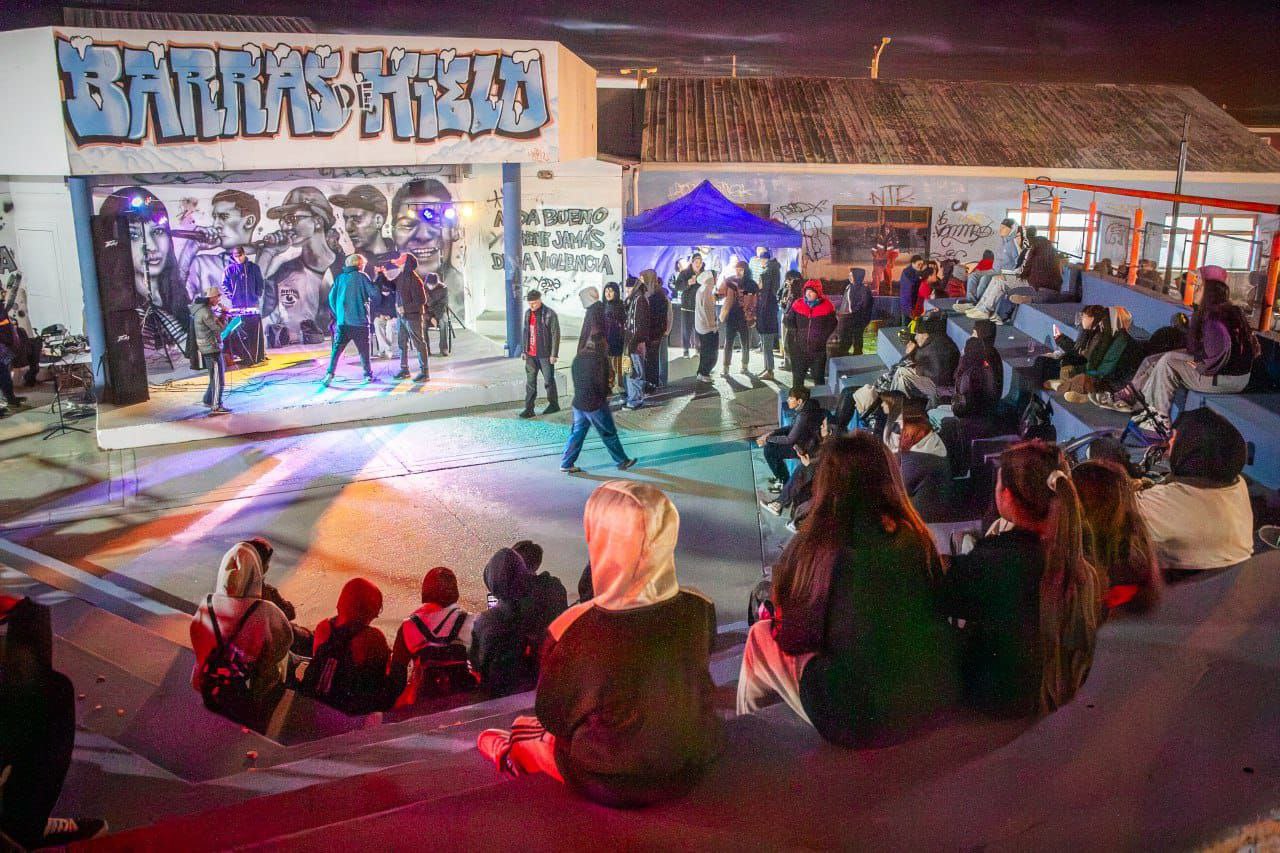 El mes continuará el 25 de septiembre en Espacio Joven AGP (O’Higgins 791) con el Festival de ESI destinado a estudiantes secundarios de 4° y 5° año. Paralelamente, se hará la presentación del Programa de Salud Integral 