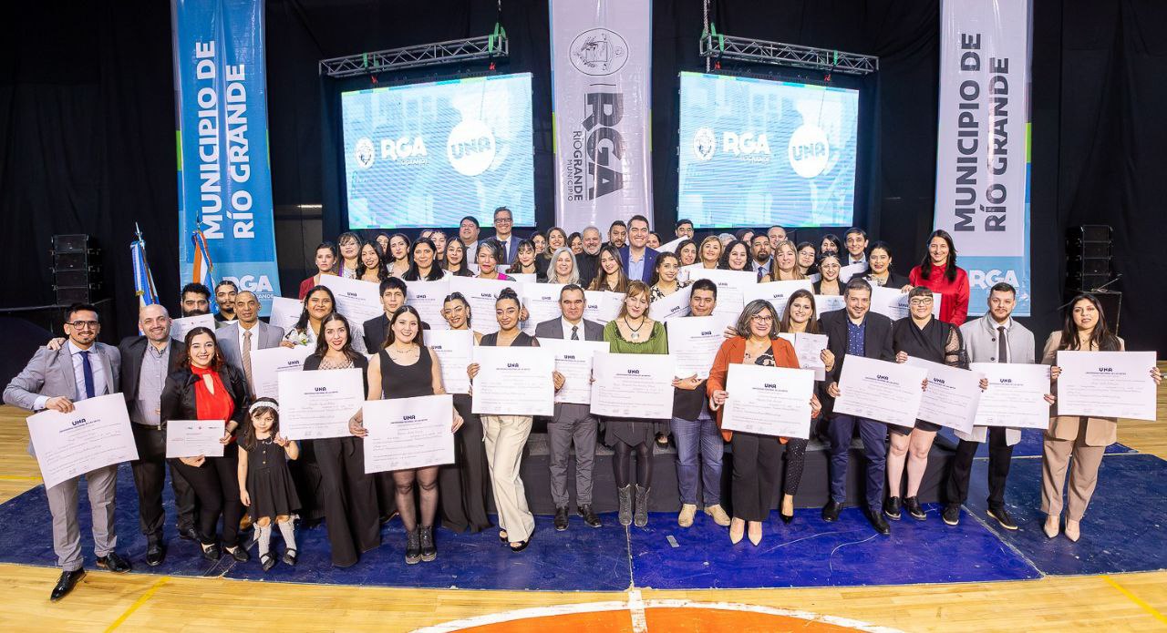 ESTUDIAR EN CASA, EJERCER SOBERANÍA: LOS PRIMEROS EGRESADOS UNA HICIERON HISTORIA EN RÍO GRANDE