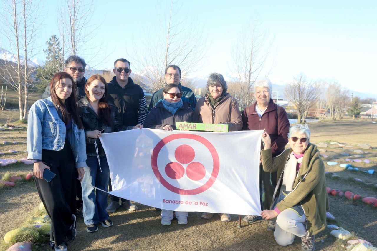 LA MUNICIPALIDAD DE USHUAIA ACOMPAÑÓ A “CAMINAR COLECTIVAMENTE” POR EL DÍA MUNDIAL DEL ÁRBOL