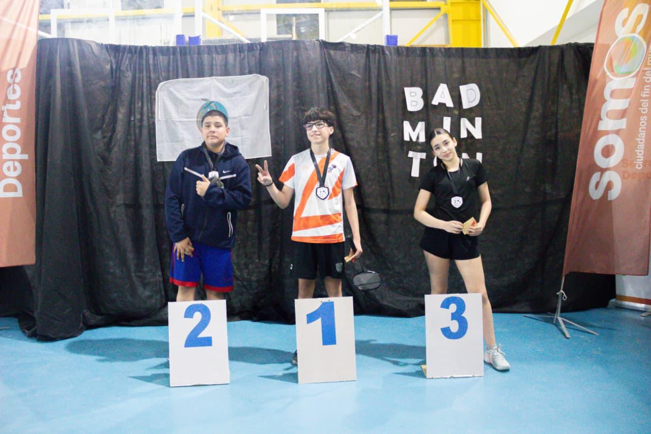 TOLHUIN VIBRÓ CON EL TORNEO LOCAL DE BÁDMINTON