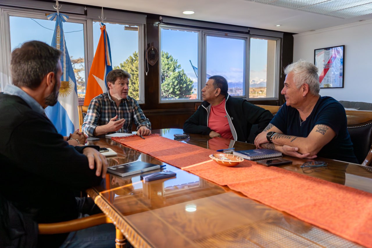 EL GOBERNADOR MELELLA SE REUNIÓ CON REPRESENTANTES DEL SINDICATO DE PETRÓLEO Y GAS PRIVADO DE TIERRA DEL FUEGO