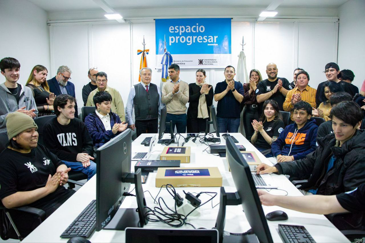 EL MUNICIPIO ACOMPAÑÓ LA INAUGURACIÓN DEL ESPACIO PROGRESAR EN LA UTN RÍO GRANDE