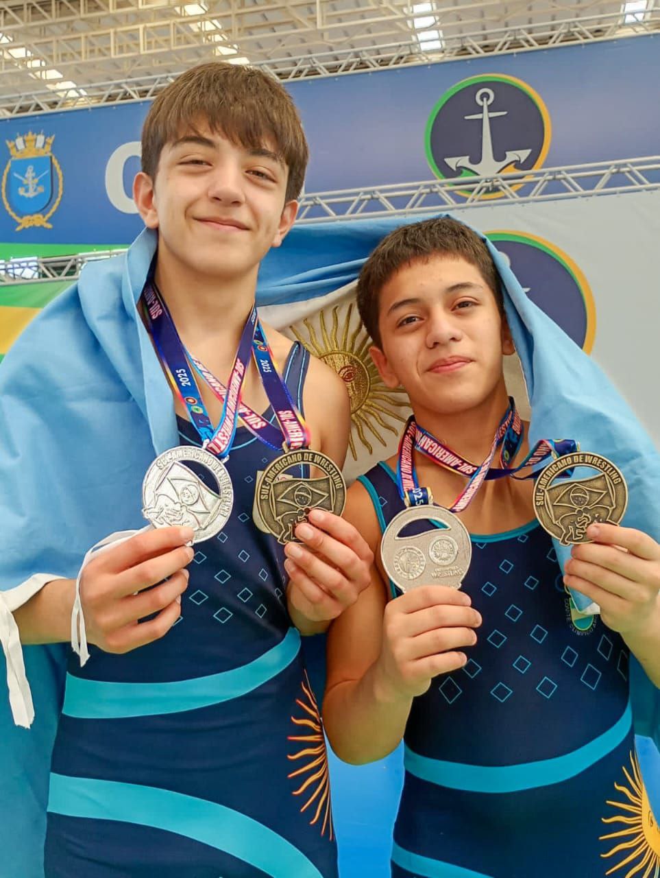 FUEGUINOS BRILLAN EN EL SUDAMERICANO U15 DE LUCHA OLÍMPICA: CUATRO MEDALLAS PARA TIERRA DEL FUEGO