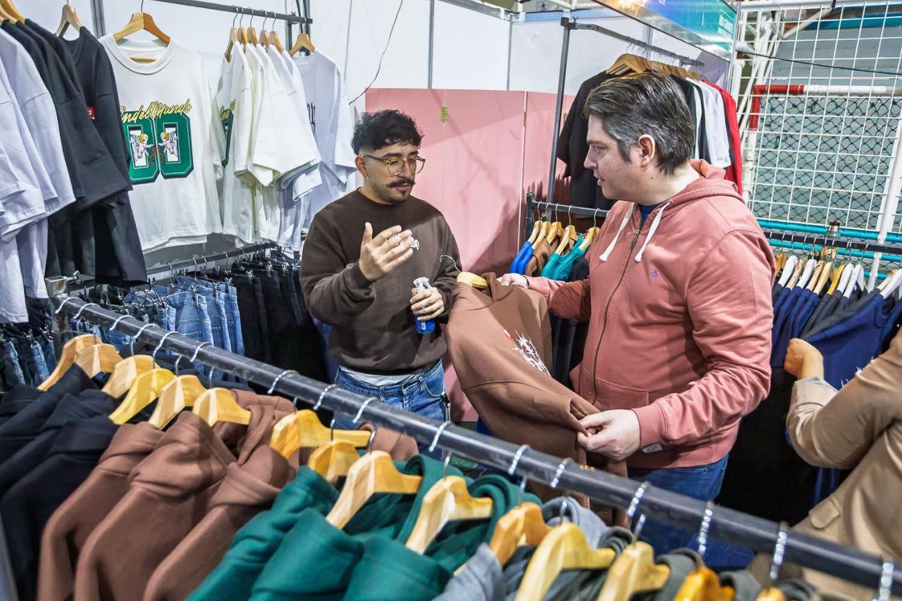 El respaldo se extiende a instancias provinciales y regionales, como el Premio Joven Empresario TDF 2025 y el Mercado del Atlántico en Río Gallegos, donde el Municipio colaboró para que las y los emprendedores muestren el talento y la creatividad que distinguen al ecosistema local.