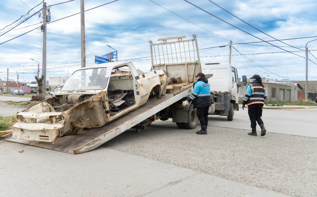 EL MUNICIPIO AVANZA EN EL RETIRO DE CHATARRA Y VEHÍCULOS EN DESUSO