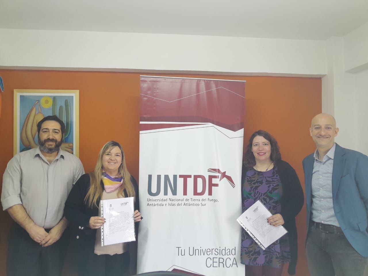 LA MUNICIPALIDAD Y LA UNTDF FIRMARON UN CONVENIO PARA FORTALECER LA CAPACITACIÓN DE EMPRENDEDORES LOCALES