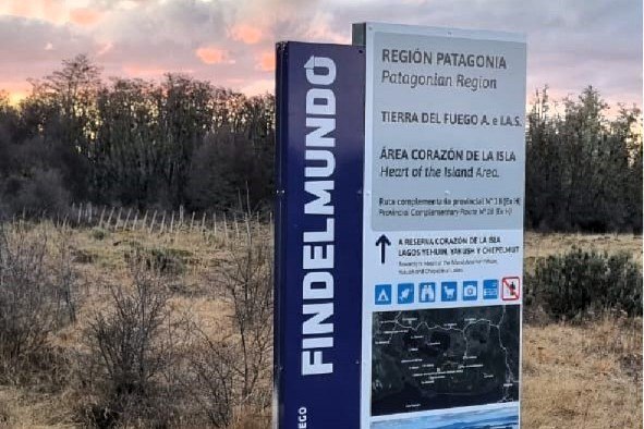 EL INFUETUR IMPULSA LA IDENTIDAD TURÍSTICA DEL CENTRO Y NORTE FUEGUINO CON NUEVA CARTELERÍA Y COOPERACIÓN BINACIONAL