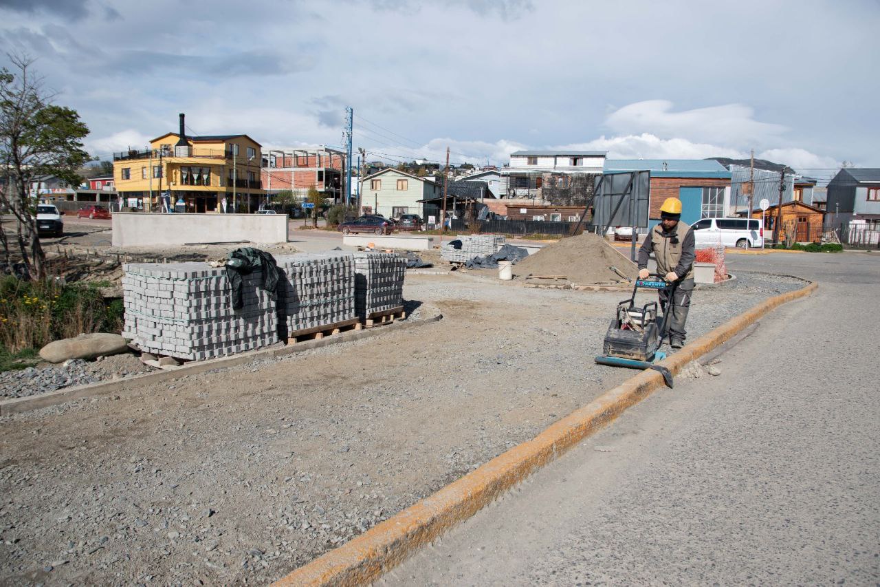 AVANZA LA OBRA DE PUESTA EN VALOR DE LA PLAZA BOLIVIA