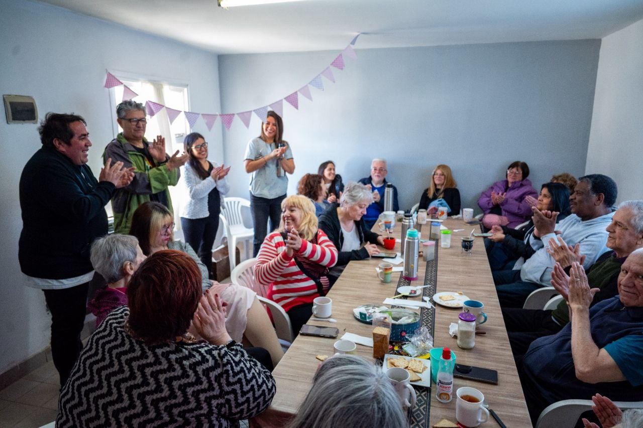 EL PROGRAMA MUNICIPAL “HÁBITO LECTOR: COCINERITOS, CUENTOS Y RELATOS” REALIZÓ UNA JORNADA POR EL DÍA DEL ADULTO MAYOR